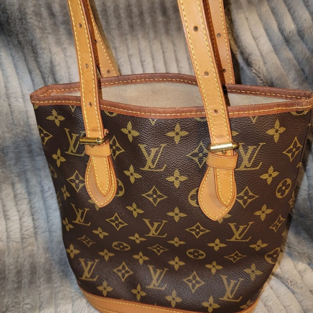 FIRM Vintage LV Monogram Bucket Bag - Picture 6 of 16